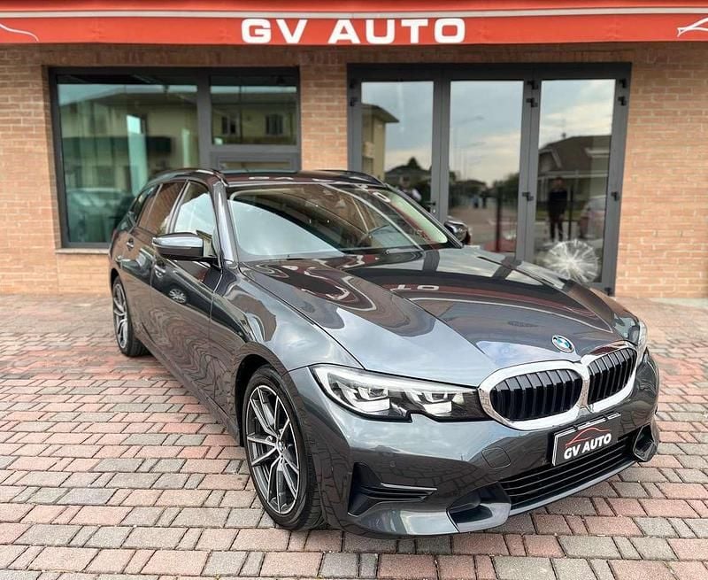 Usata BMW 318 Sport Line 150 CV (110 kW) 2022 Grigio Station wagon