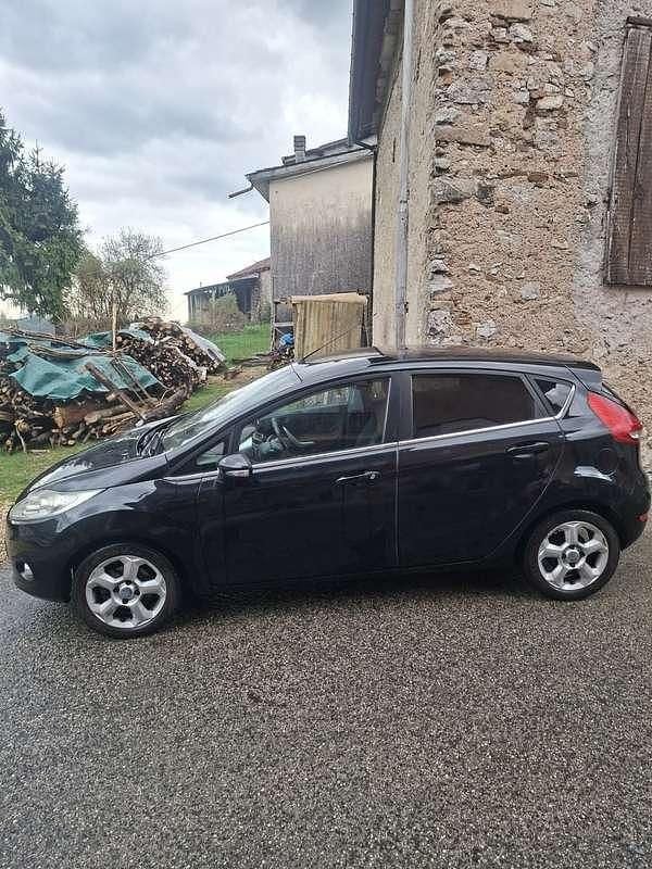 Usata Ford Fiesta 92 CV (67 kW) 2010 Utilitaria