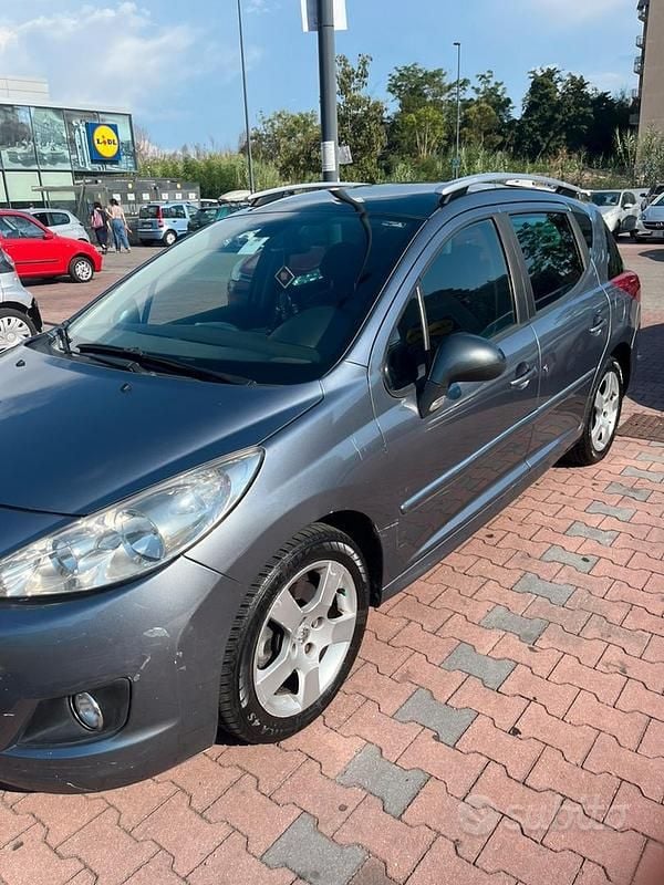 Usata Peugeot 207 2011 Grigio Station wagon