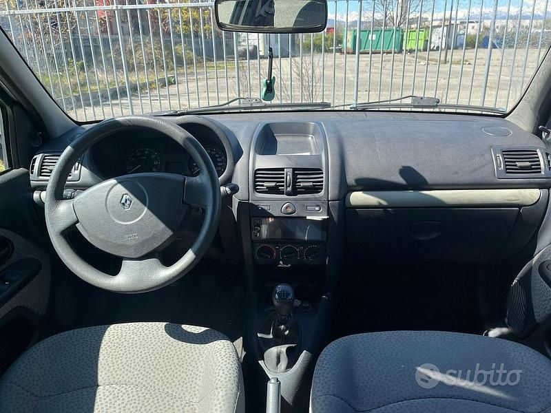 Usata Renault Clio II 75 CV (55 kW) 2006 Berlina