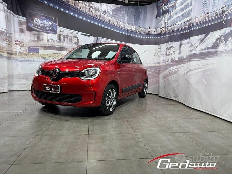 Usata Renault Twingo Urban Night 65 CV (47 kW) 2024 Rosso Utilitaria