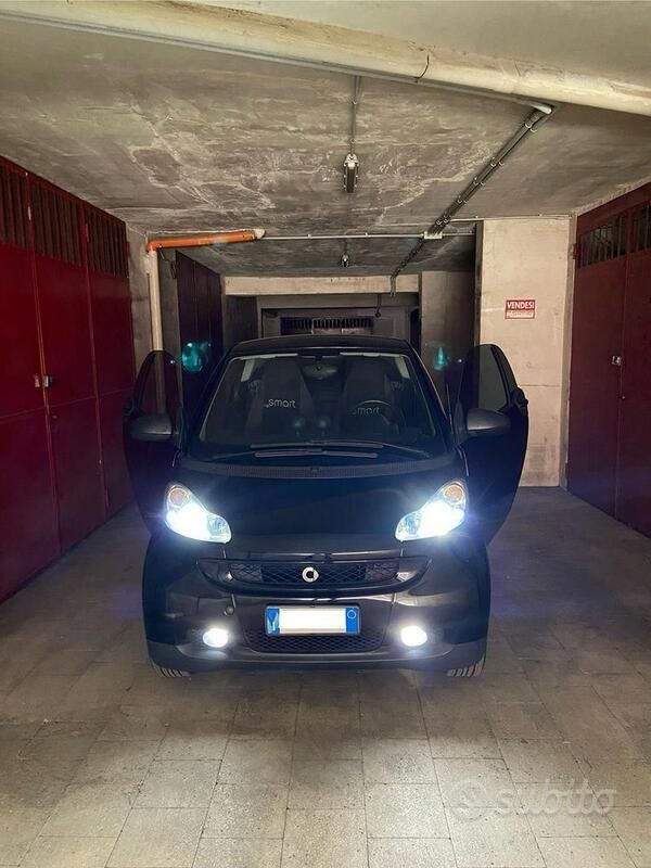 Usata 2010 Smart ForTwo Coupé Due volumi | 5000 € (Buon prezzo) - Immagine 1/4