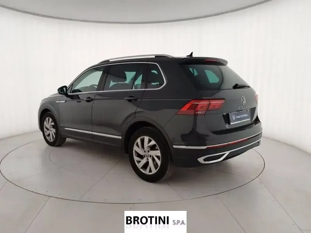 Usata VW Tiguan Elegance 150 CV (110 kW) 2023 Grigio SUV