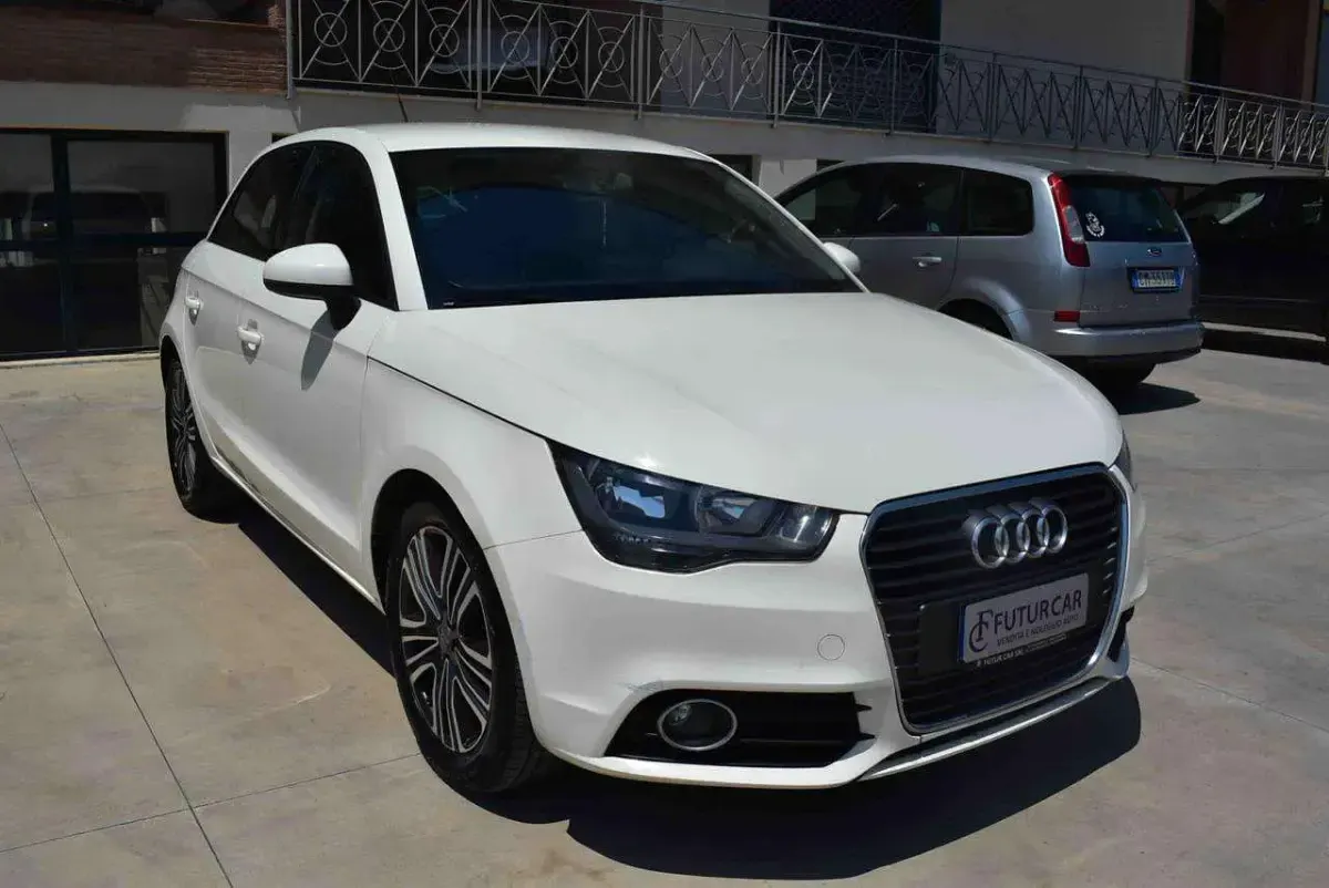 Usata Audi A1 Attraction 90 CV (66 kW) 2012 Bianco Utilitaria