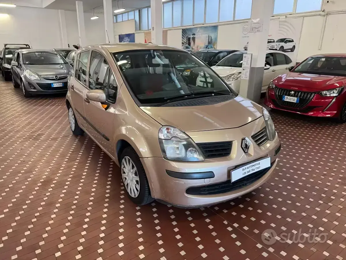 Usata Renault Modus Dynamique 75 CV (55 kW) 2005 Marrone Monovolume