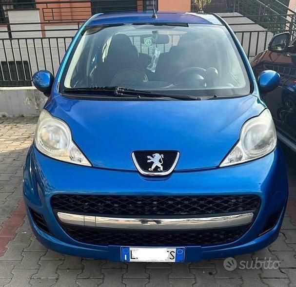 Usata Peugeot 107 68 CV (50 kW) 2011 Blu Utilitaria