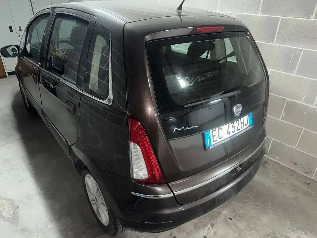 Usata Lancia Musa 90 CV (66 kW) 2010 Bronzo Monovolume