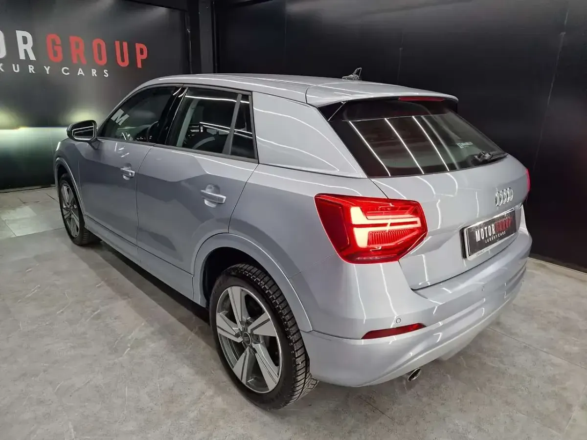 Usata Audi Q2 Admired 116 CV (85 kW) 2020 Argento SUV