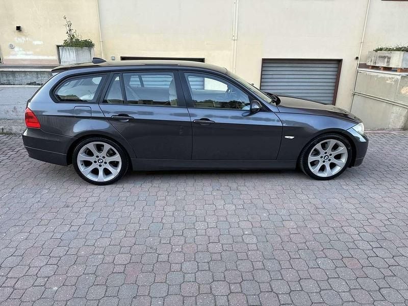 Usata BMW 320 163 CV (119 kW) 2005 Grigio Station wagon
