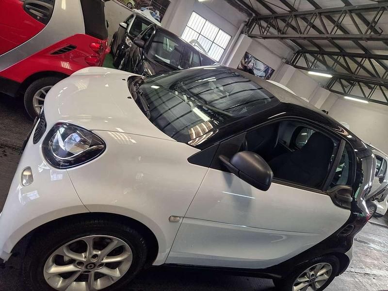 Bianco Usata 2017 Smart ForTwo Coupé Due volumi | 14.400 € (Cara) - Immagine 1/4