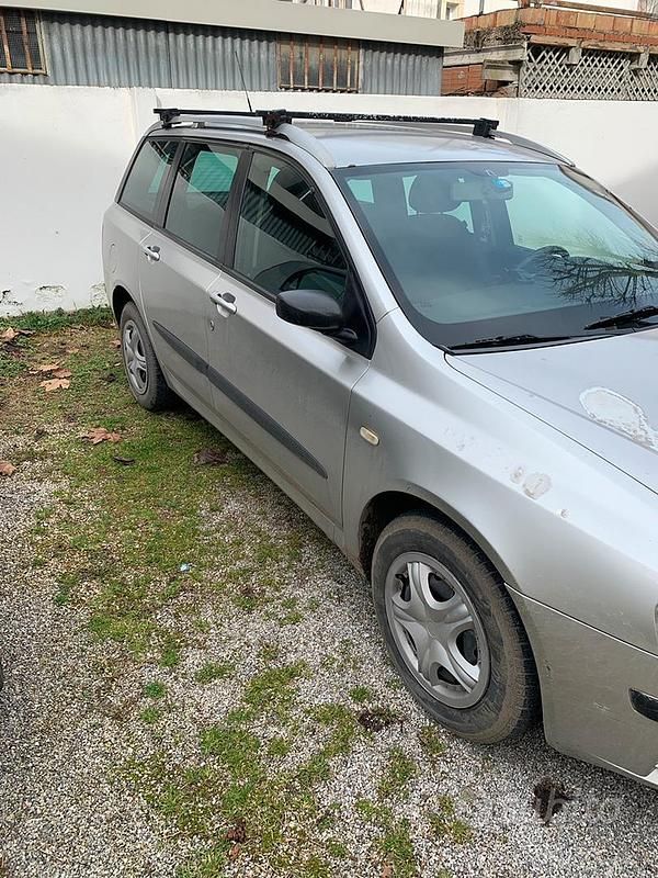 Usata Fiat Stilo 100 CV (73 kW) 2003 Grigio Station wagon