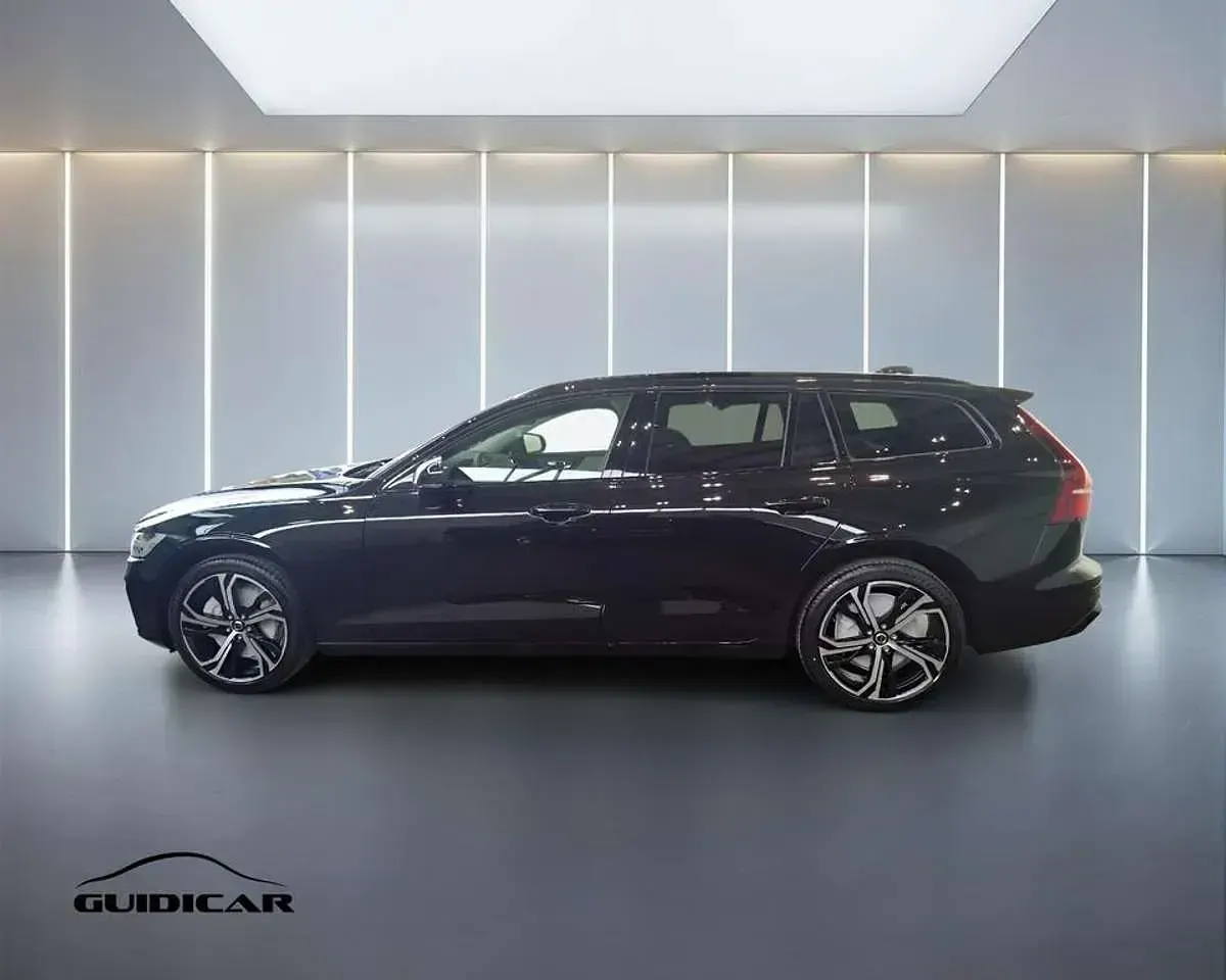 Nuova Volvo V60 R-Design 197 CV (144 kW) 2026 Onyx black Station wagon