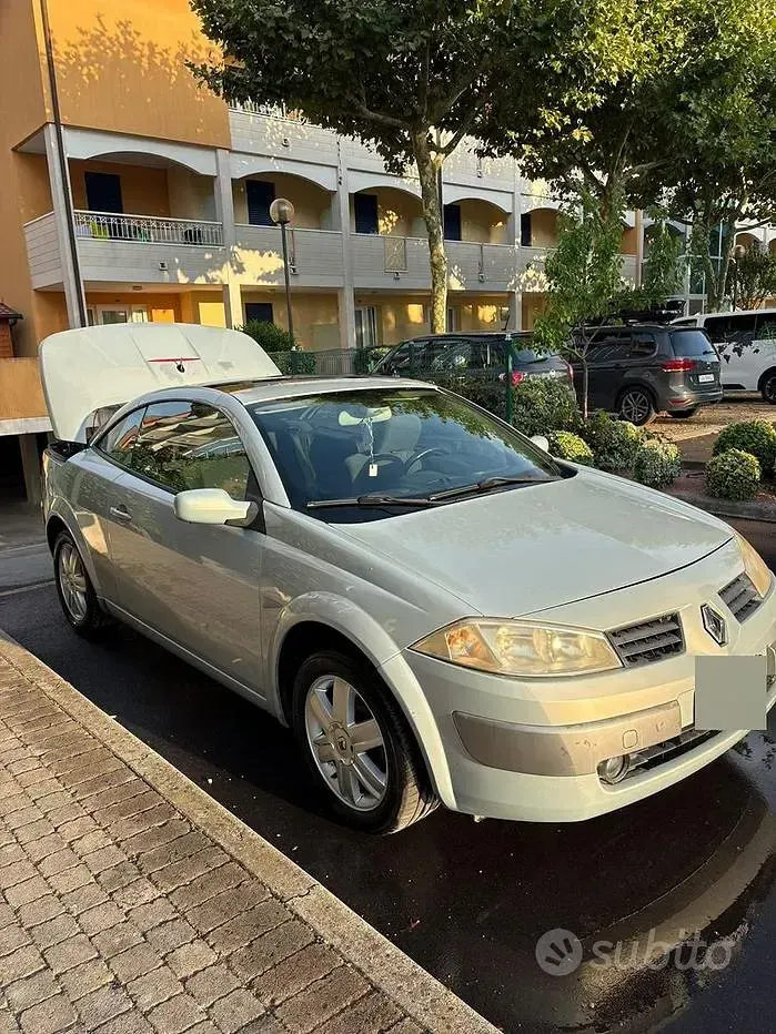Usata Renault Mégane Cabriolet 111 CV (81 kW) 2004 Grigio Cabrio