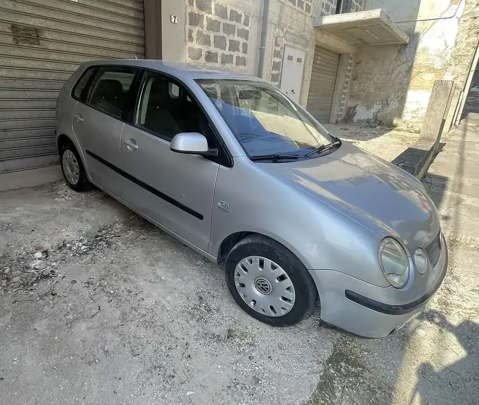 Usata VW Polo 64 CV (47 kW) 2002 Grigio Berlina
