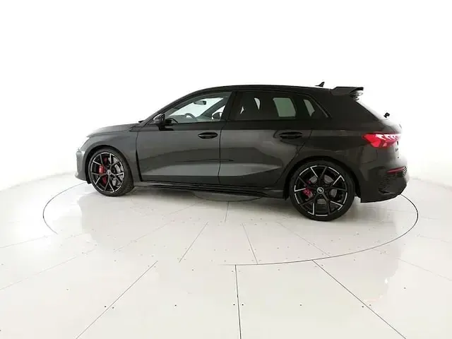 Usata Audi RS3 Sportback Comfort 400 CV (294 kW) 2023 Nero mythos metallizzato Utilitaria