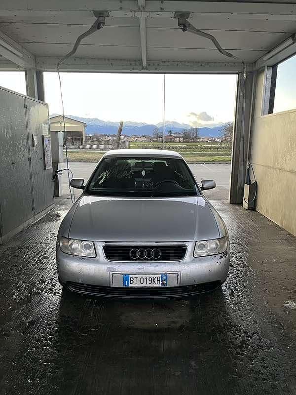 Usata Audi A3 Ambiente 102 CV (75 kW) 2001 Utilitaria