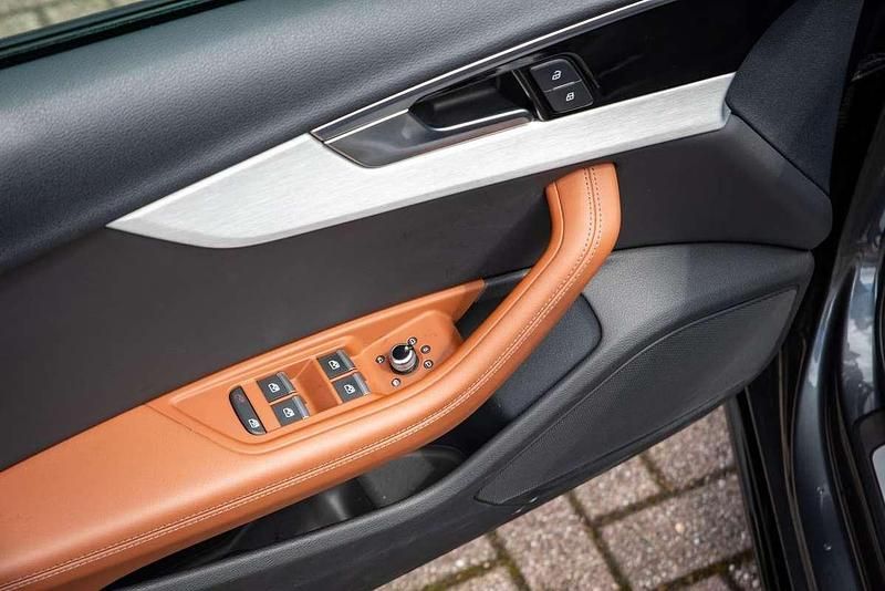 Grigio Usata 2020 Audi A4 Ambiente Station wagon | 24.900 € (Ottimo prezzo) - Immagine 1/4