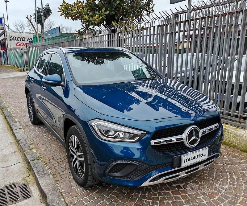 Usata Mercedes GLA200 150 CV (110 kW) 2022 Blu SUV