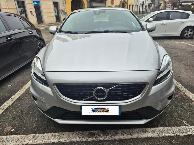 Usata Volvo V40 R-Design 119 CV (87 kW) 2017 Argento Berlina