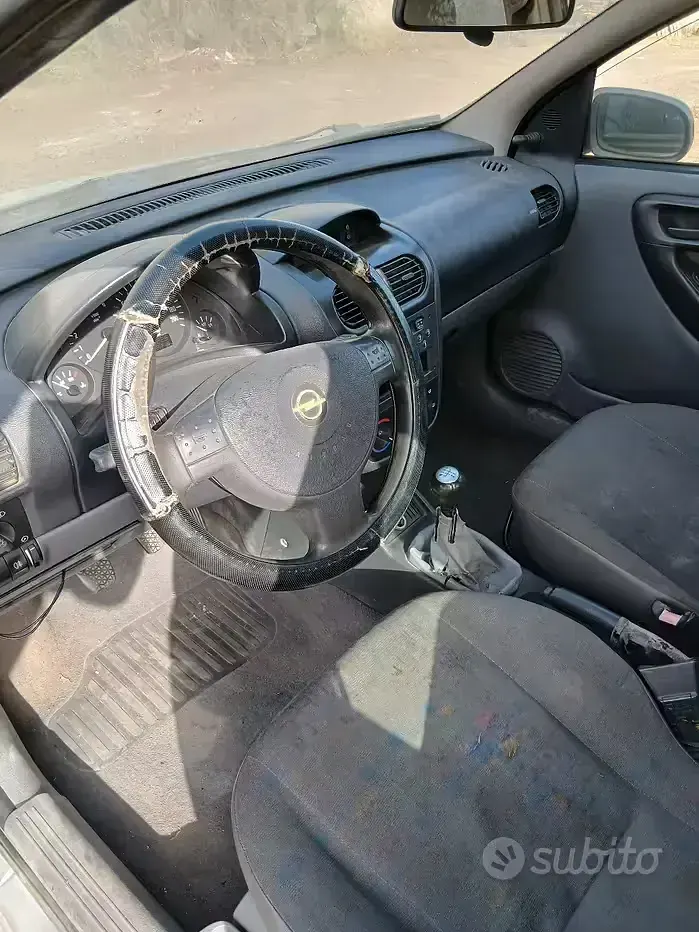 Usata Opel Corsa 65 CV (47 kW) 2001 Utilitaria