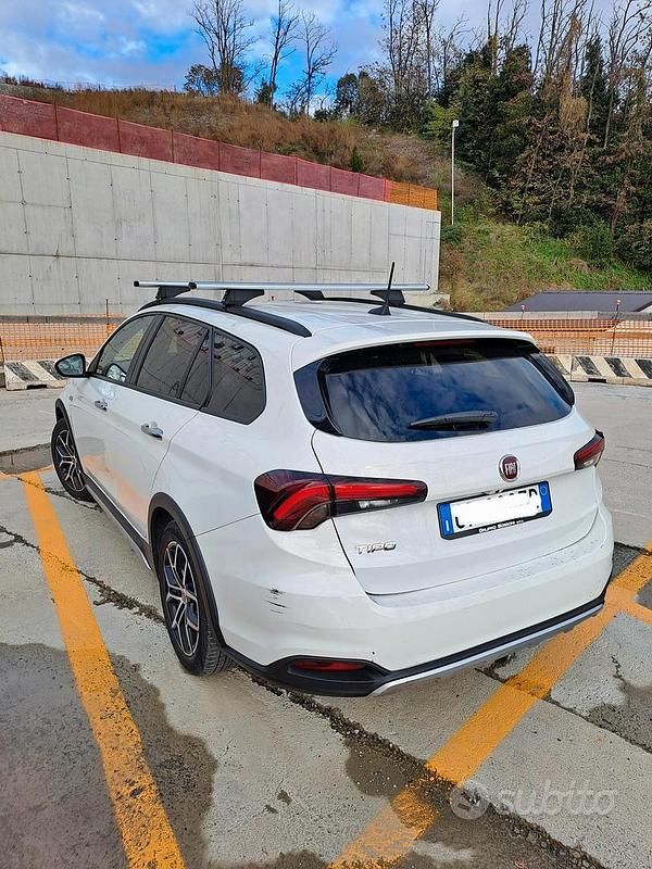 Usata Fiat Tipo Cross 131 CV (96 kW) 2023 Bianco Station wagon