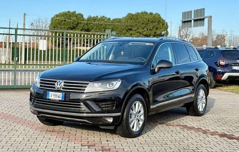 Nero Usata 2017 VW Touareg SUV | 22.000 € (Buon prezzo) - Immagine 1/4
