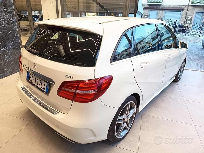 Usata Mercedes B180 Premium 109 CV (80 kW) 2015 Bianco Monovolume