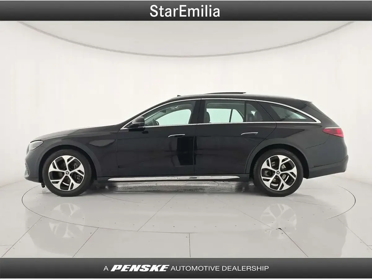 Usata Mercedes E220 Premium Plus 197 CV (144 kW) 2025 Nero Station wagon