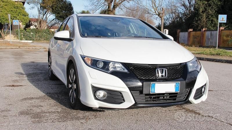 Usata Honda Civic 99 CV (72 kW) 2015 Berlina