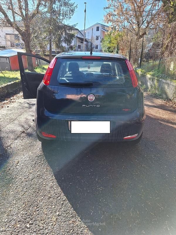 Usata Fiat Punto Street 69 CV (50 kW) 2016 Blu Utilitaria