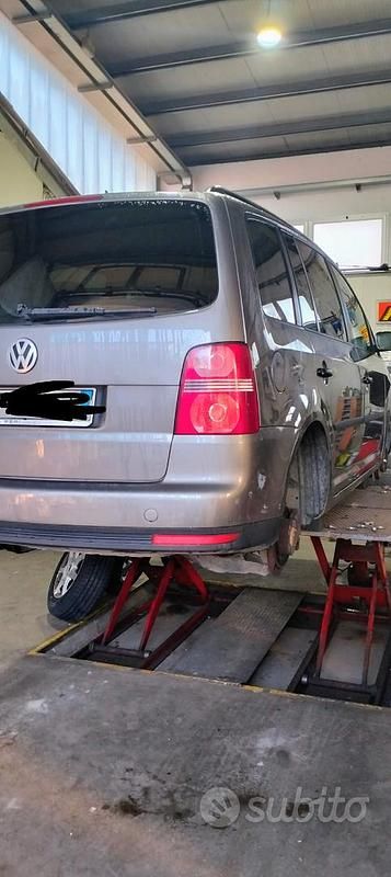 Usata VW Touran 102 CV (75 kW) 2008 Marrone Monovolume