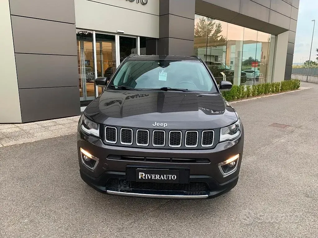 Usata Jeep Compass 120 CV (88 kW) 2018 Grigio SUV