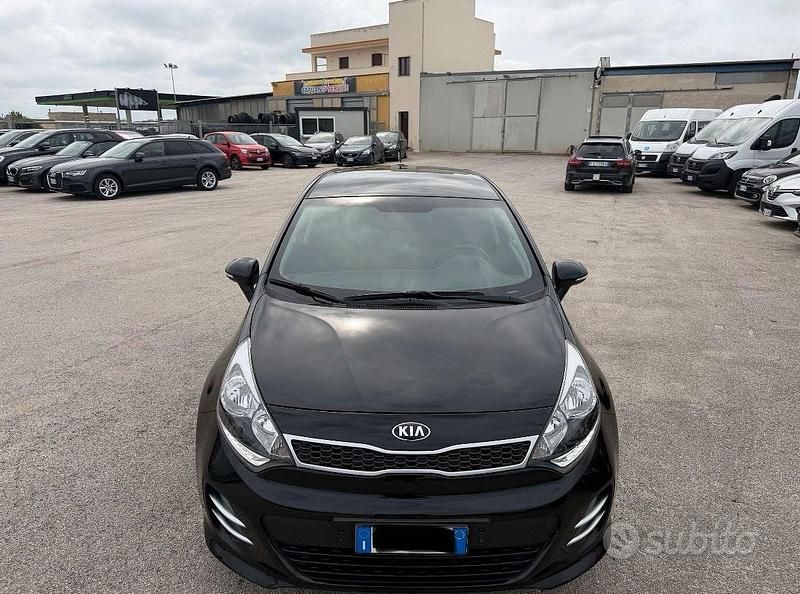 Usata Kia Rio 75 CV (55 kW) 2016 Nero Utilitaria