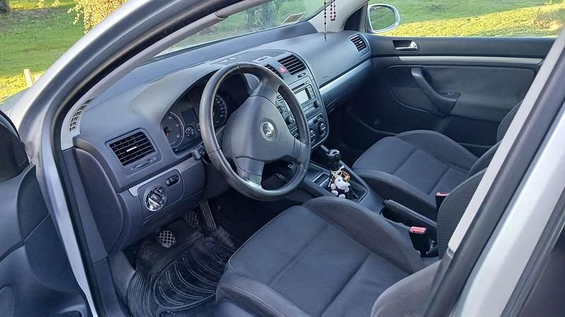 Usata VW Golf IV Sportline 140 CV (102 kW) 2004 Argento Berlina