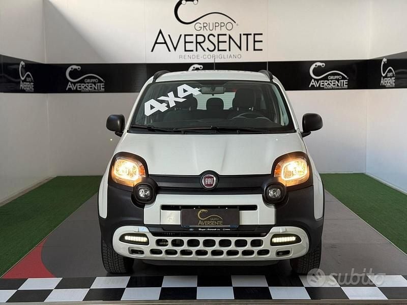 Usata Fiat Panda 4x4 S 85 CV (62 kW) 2021 Bianco Utilitaria