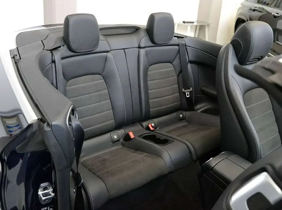Usata Mercedes C180 AMG line 156 CV (114 kW) 2019 Blu/azzurro Cabrio
