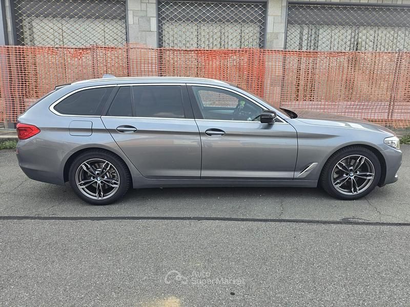 Gray Usata 2019 BMW 520 Luxury Line Station wagon | 18.990 € (Buon prezzo) - Immagine 1/1