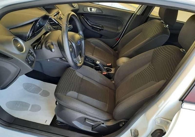 Usata Ford Fiesta Titanium 75 CV (55 kW) 2014 Utilitaria