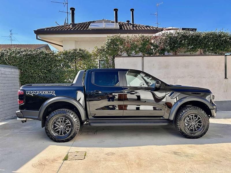 Nuova Ford Ranger Raptor 292 CV (214 kW) 2026 Absolute black Pick-up