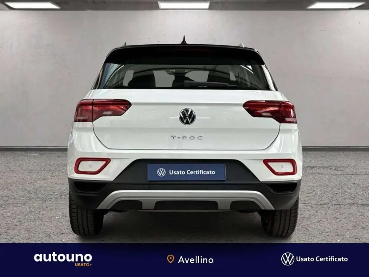 Usata VW T-Roc Life 150 CV (110 kW) 2024 Bianco SUV