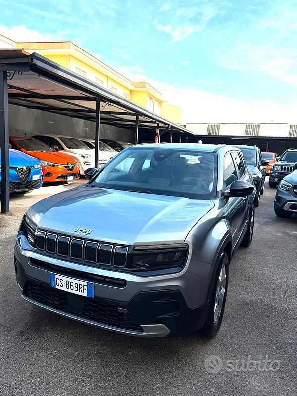 Usado Jeep Avenger Altitude 101 CV (74 kW) 2024 Gris SUV