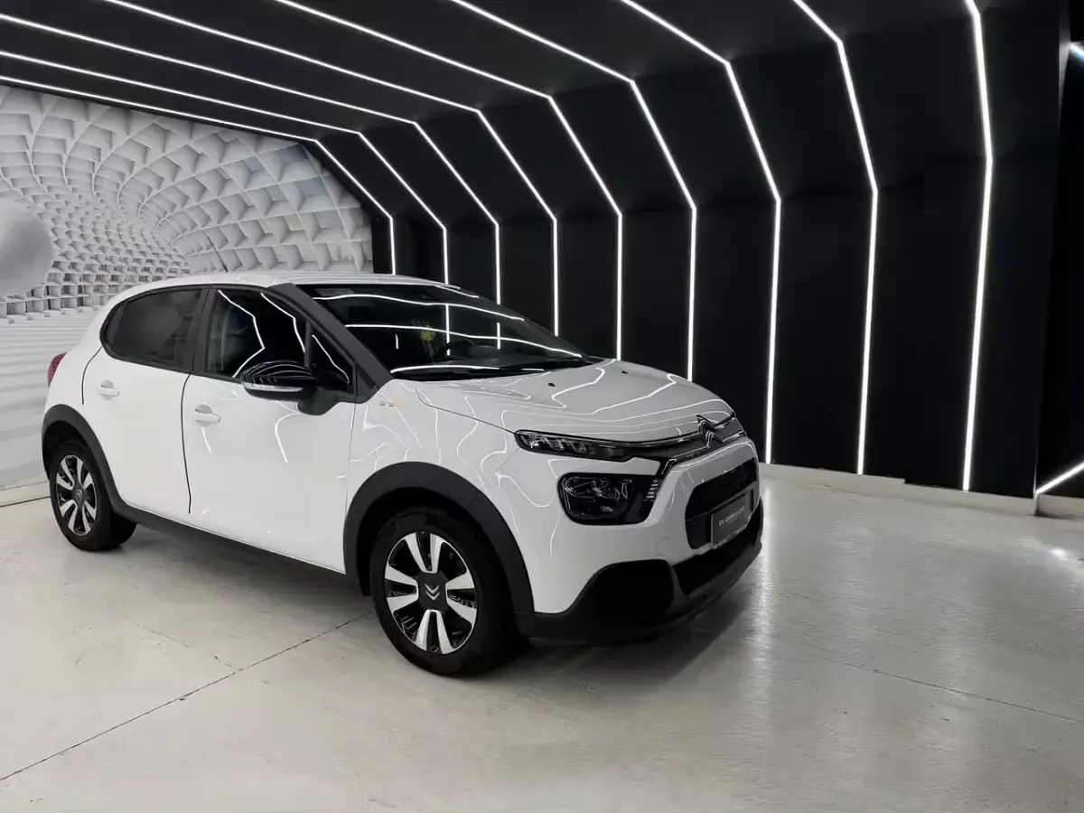 Usata Citroën C3 Shine 101 CV (74 kW) 2021 Bianco Utilitaria