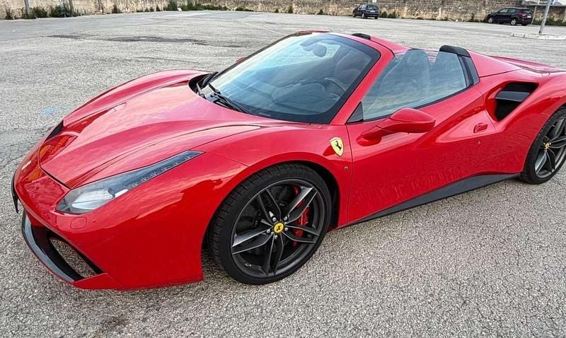 Usata Ferrari 488 670 CV (492 kW) 2016 Rosso Cabrio