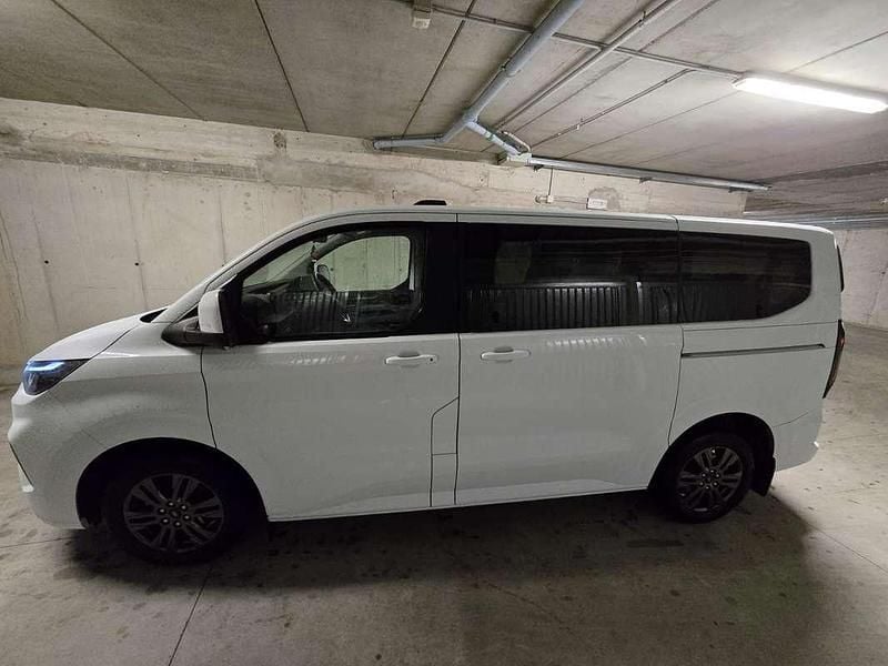 Usata Ford Tourneo Custom 170 CV (125 kW) 2024 Bianco Furgone