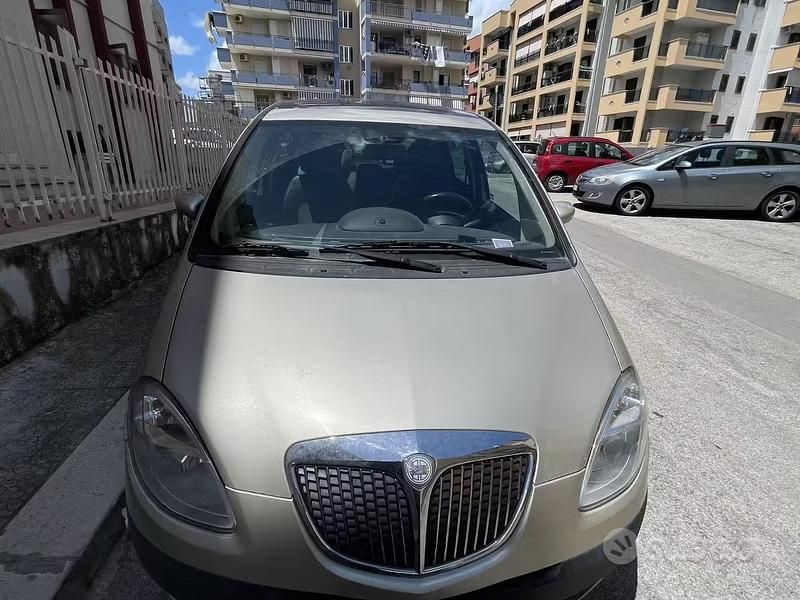Usata Lancia Musa 90 CV (66 kW) 2007 Monovolume