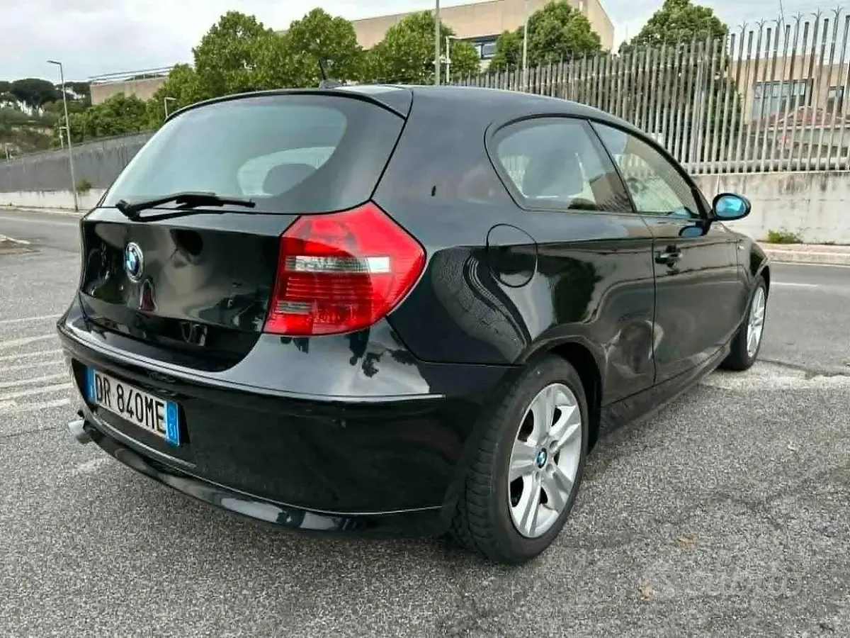 Gebraucht BMW 120 177 PS (130 kW) 2008 Schwarz Kleinwagen