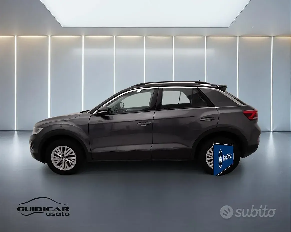 Usata VW T-Roc Life 150 CV (110 kW) 2024 Grigio SUV