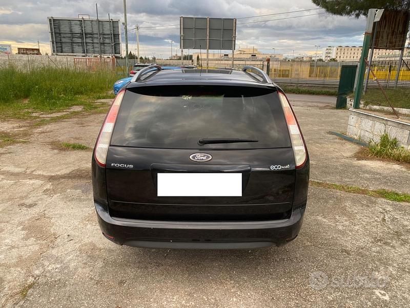 Usata Ford Focus 110 CV (80 kW) 2011 Nero Station wagon
