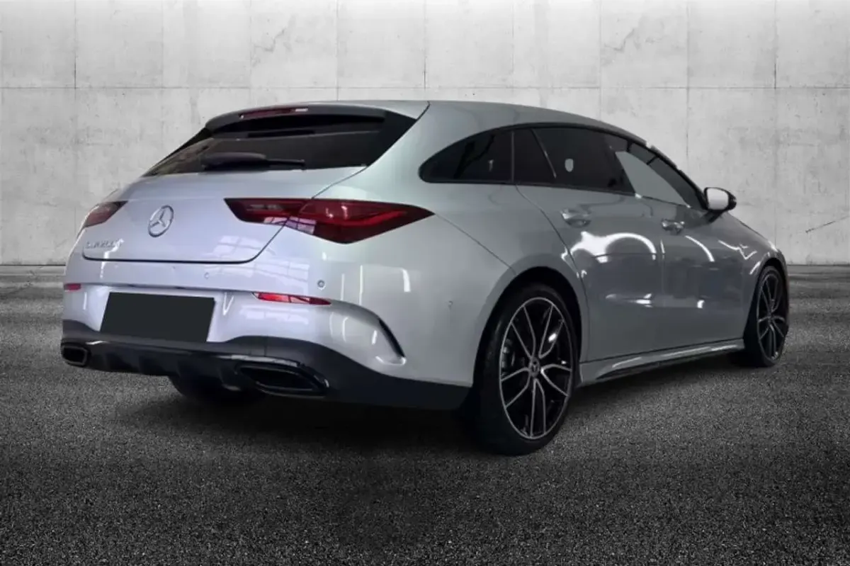 Usata Mercedes CLA200 AMG Line Premium 150 CV (110 kW) 2025 Argento Station wagon