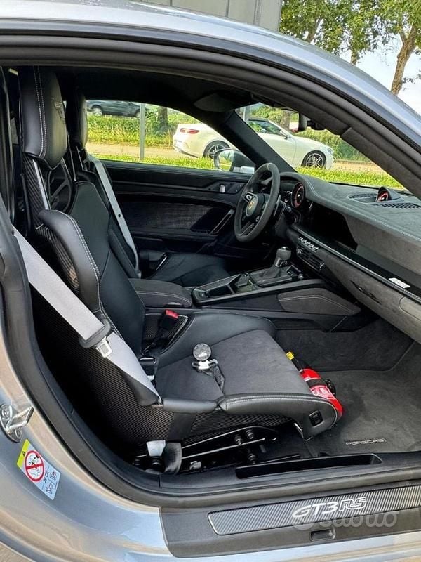 Usata Porsche 911 GT3 RS 525 CV (386 kW) 2023 Grigio Coupé